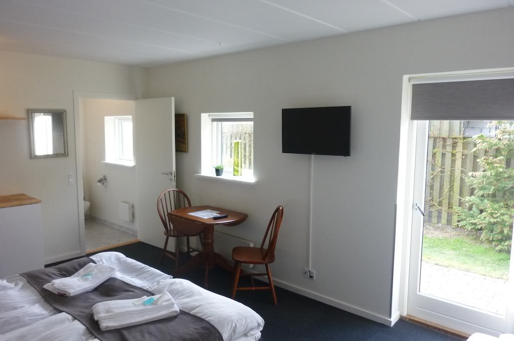 Lyng Dal Hotel Og Restaurant Ry Bilik gambar